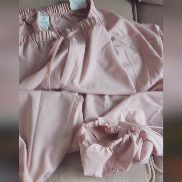 NWT TECH STRETCH CARGO PANTS. XL - Picture 7 of 9